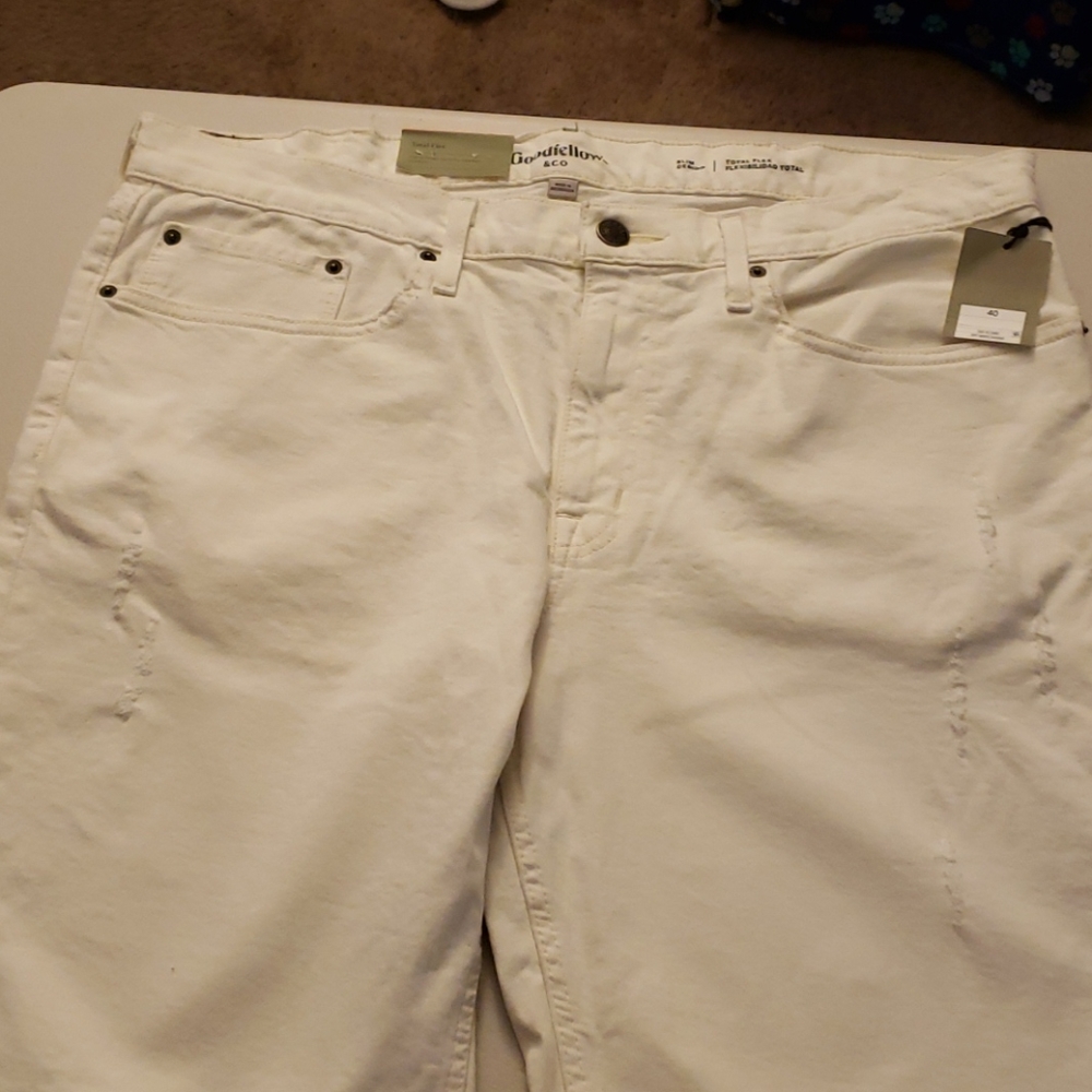 Goodfellow & Co Off White Slim Shorts Size 40